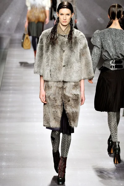 Look 38